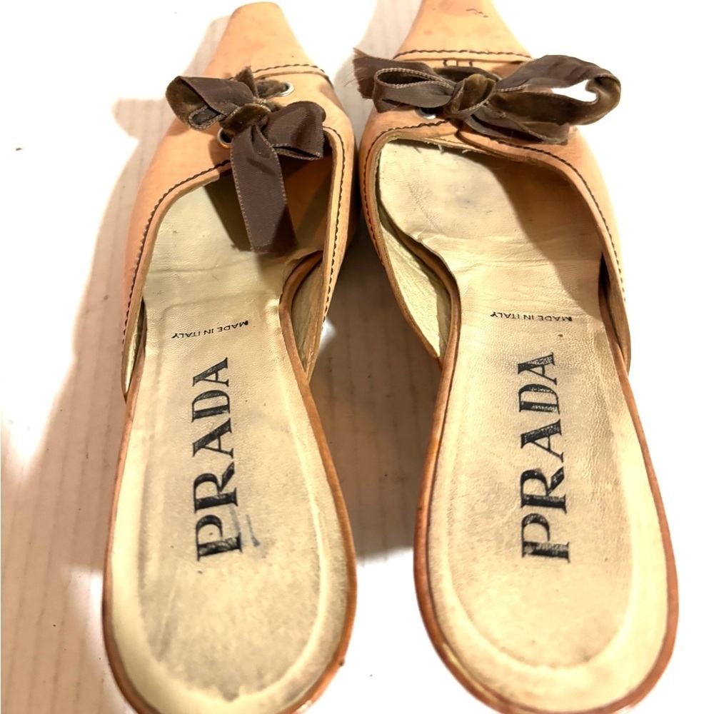 Prada vintage Beige Leather Mules with Bow Accent - Picture 5 of 8
